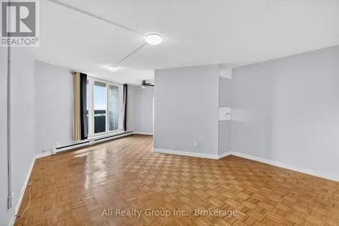 2020 Jasmine Crescent Ottawa ON K1J 8K5