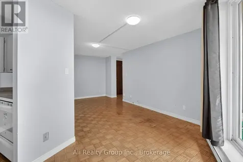 2020 Jasmine Crescent Ottawa ON K1J 8K5