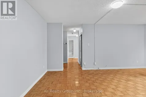 2020 Jasmine Crescent Ottawa ON K1J 8K5