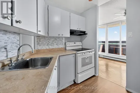 2020 Jasmine Crescent Ottawa ON K1J 8K5