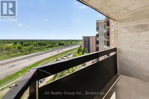 2020 Jasmine Crescent Ottawa ON K1J 8K5