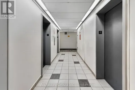 2020 Jasmine Crescent Ottawa ON K1J 8K5