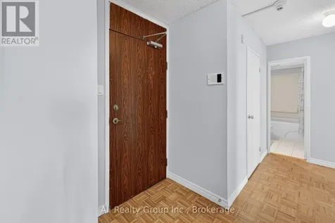 2020 Jasmine Crescent Ottawa ON K1J 8K5
