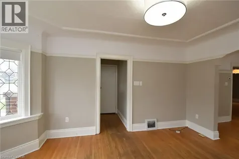 278 Huxley Avenue South Hamilton ON L8K 2R4