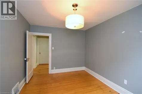278 Huxley Avenue South Hamilton ON L8K 2R4