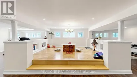 58 Emerald Hts Drive West Whitchurch-stouffville ON L4A 0C8