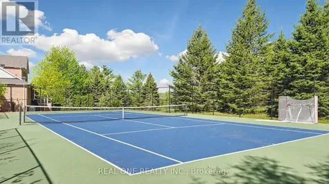 58 Emerald Hts Drive West Whitchurch-stouffville ON L4A 0C8