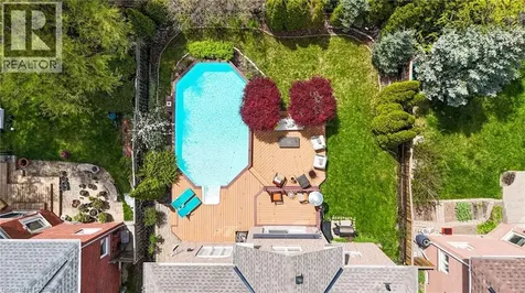2461 Whistling Springs Crescent Oakville ON L6M 5G4