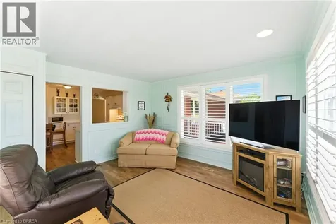 207 Robinson Road Brantford ON N3T 5L7