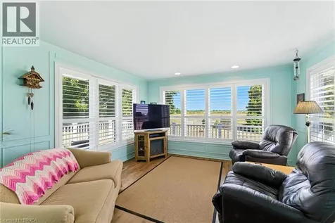 207 Robinson Road Brantford ON N3T 5L7