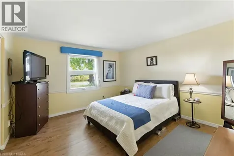 207 Robinson Road Brantford ON N3T 5L7