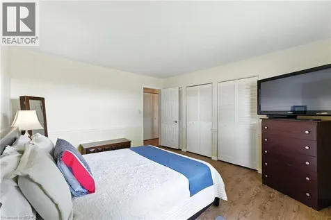 207 Robinson Road Brantford ON N3T 5L7