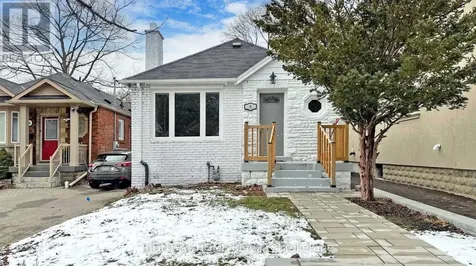 8 Airley Crescent Toronto (east York) ON M4J 4H6