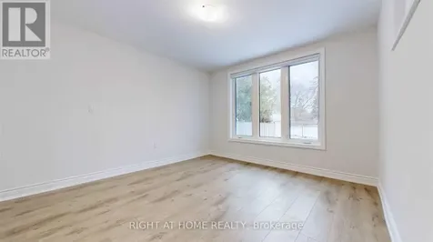 8 Airley Crescent Toronto (east York) ON M4J 4H6
