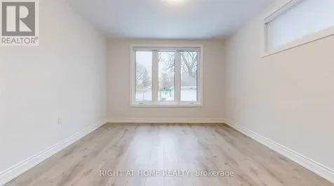 8 Airley Crescent Toronto (east York) ON M4J 4H6