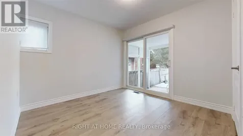 8 Airley Crescent Toronto (east York) ON M4J 4H6