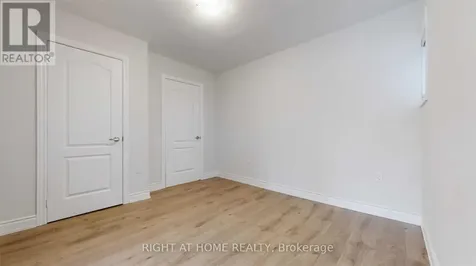 8 Airley Crescent Toronto (east York) ON M4J 4H6