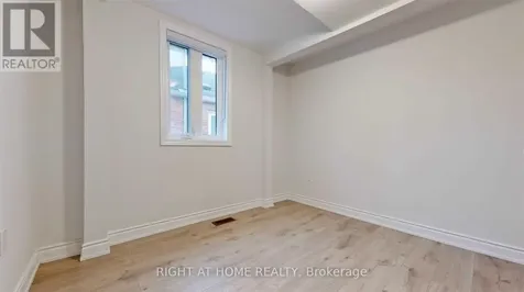 8 Airley Crescent Toronto (east York) ON M4J 4H6