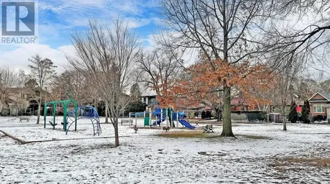 8 Airley Crescent Toronto (east York) ON M4J 4H6