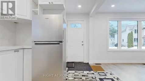 8 Airley Crescent Toronto (east York) ON M4J 4H6