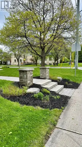 559 Parkdale Avenue Ottawa ON K1Y 1H9