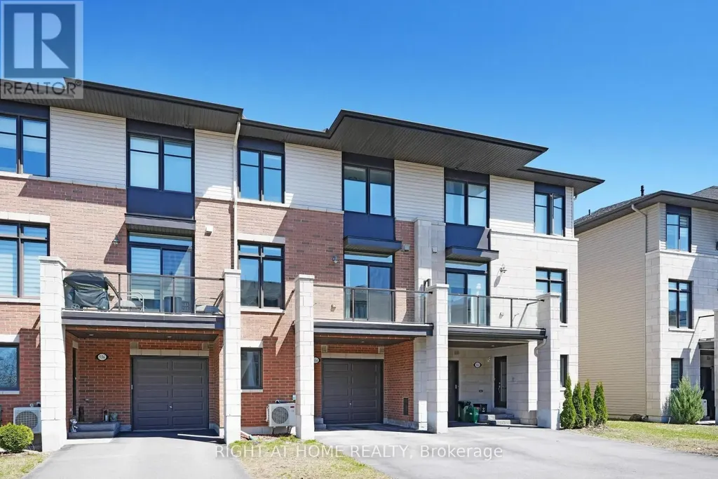 554 Labrador Crescent Ottawa ON K1T 0R4