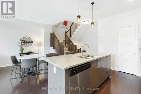554 Labrador Crescent Ottawa ON K1T 0R4