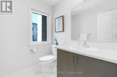 554 Labrador Crescent Ottawa ON K1T 0R4