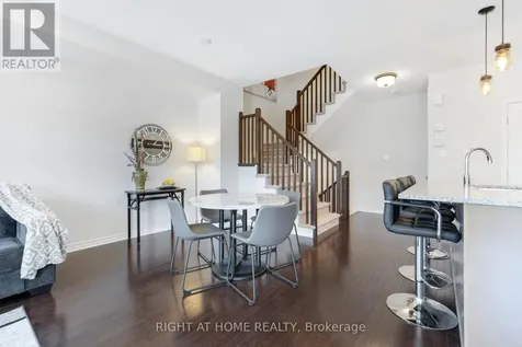 554 Labrador Crescent Ottawa ON K1T 0R4