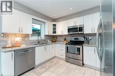 65 Niska Drive Waterdown ON L8B 0M4