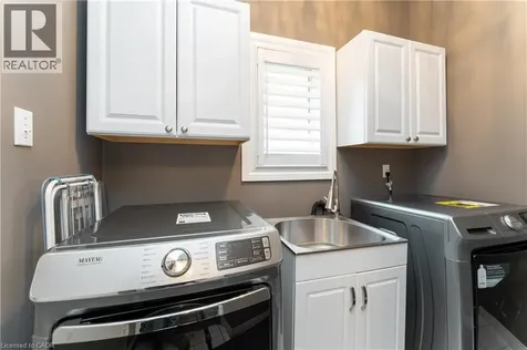 65 Niska Drive Waterdown ON L8B 0M4