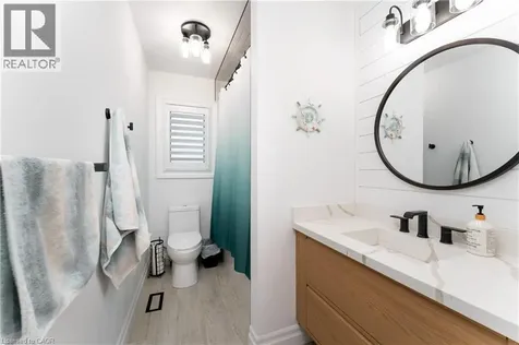 65 Niska Drive Waterdown ON L8B 0M4