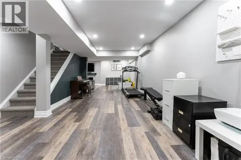 65 Niska Drive Waterdown ON L8B 0M4