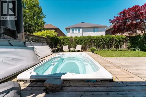 65 Niska Drive Waterdown ON L8B 0M4