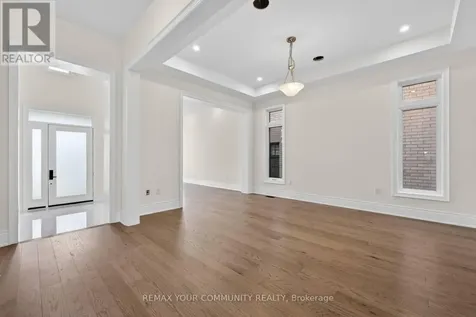 5 Garriock Hall Avenue King (king City) ON L7B 1K5