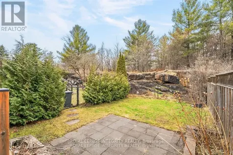 106 Blackdome Crescent Ottawa ON K2T 1B1