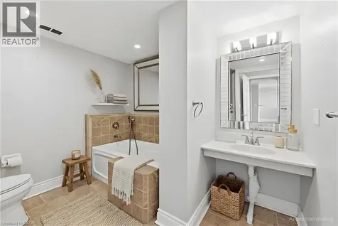 442 Maple Avenue Burlington ON L7S 2L7