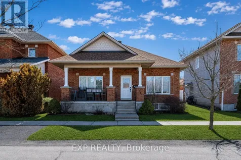 1496 Queensdale Avenue Ottawa ON K1T 4G3