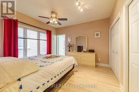 1496 Queensdale Avenue Ottawa ON K1T 4G3