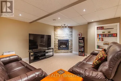1496 Queensdale Avenue Ottawa ON K1T 4G3