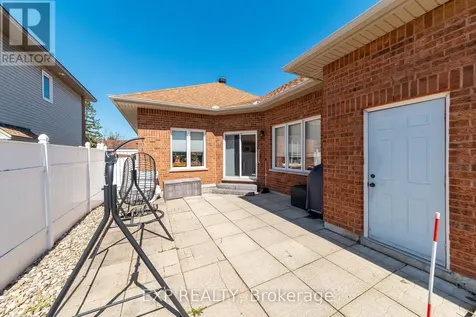 1496 Queensdale Avenue Ottawa ON K1T 4G3