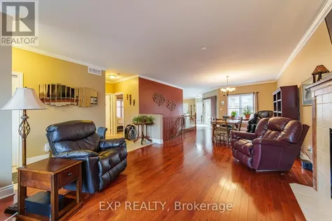 1496 Queensdale Avenue Ottawa ON K1T 4G3