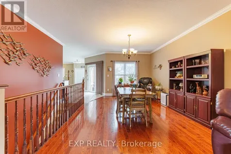 1496 Queensdale Avenue Ottawa ON K1T 4G3