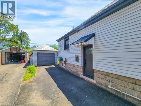 135 Wexford Street South Hamilton ON L8K 2N9