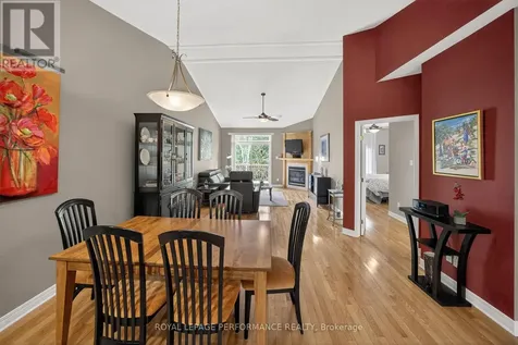 18 Chapelier Private Ottawa ON K1E 3Y1