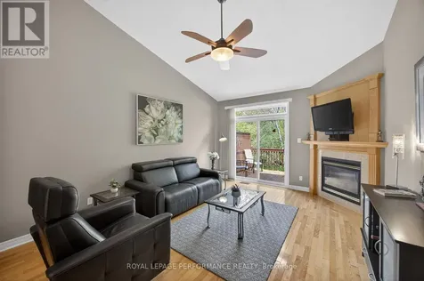 18 Chapelier Private Ottawa ON K1E 3Y1