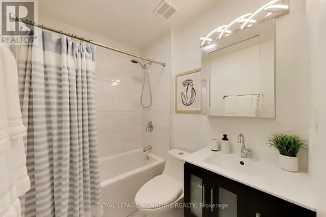 259 Torrens Avenue Toronto (east York) ON M4J 2P6