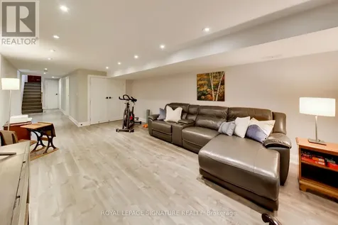 259 Torrens Avenue Toronto (east York) ON M4J 2P6