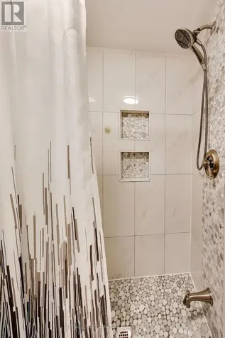259 Torrens Avenue Toronto (east York) ON M4J 2P6