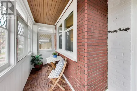 259 Torrens Avenue Toronto (east York) ON M4J 2P6
